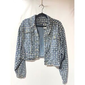 RVT Jeans Co Womens 1X Blue Monogram Logo Print Cropped Denim Trucker Jacket Y2K